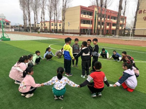 体育课趣味游戏大全-第4张图片 体育课趣味游戏大全-第4张图片